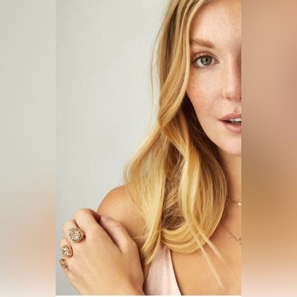 Kendra Scott Gold Cocktail Ring - Picture 3 of 9